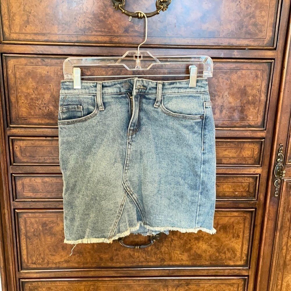 𝅺mossimo woman’s jean skirt